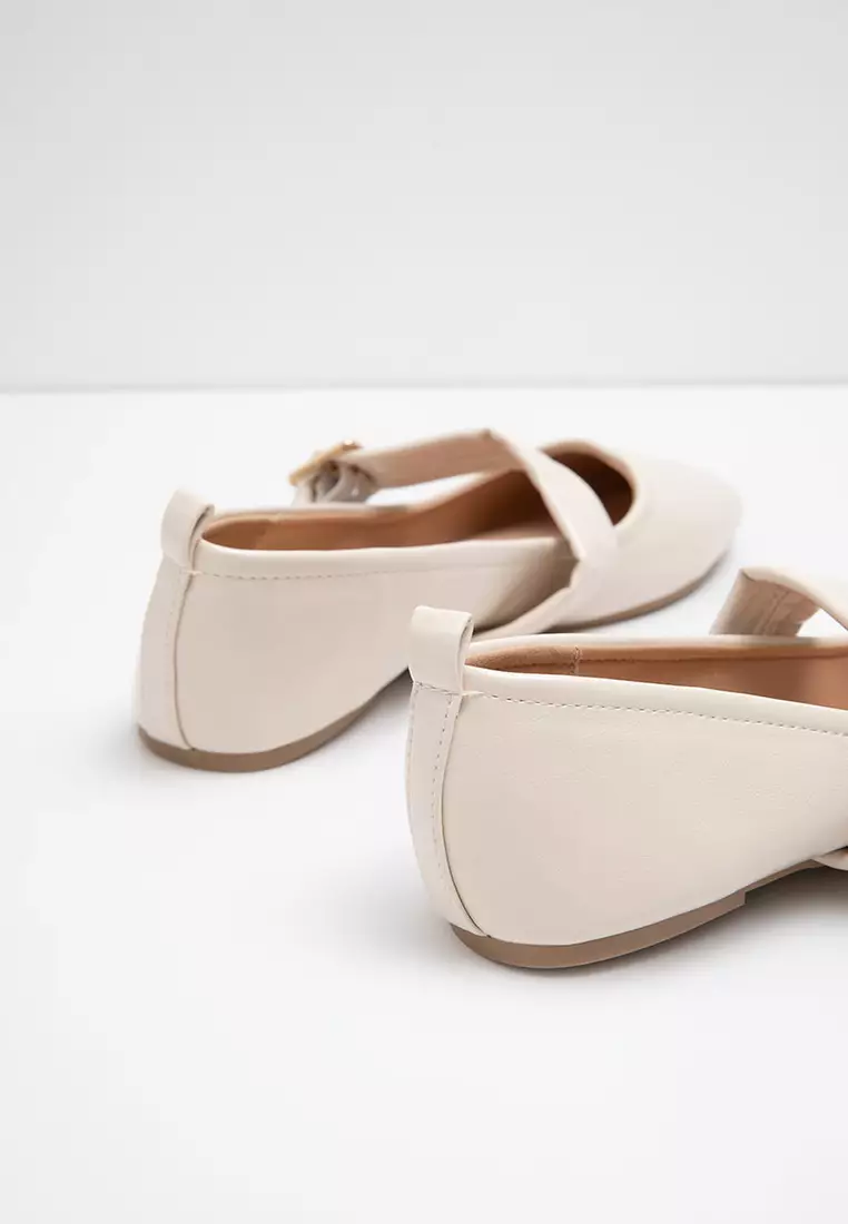 Sofia Malana Mary Jane Flat Beige