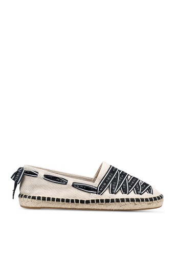 網上選購tory Burch 商標羅緞草編鞋21系列 Zalora香港