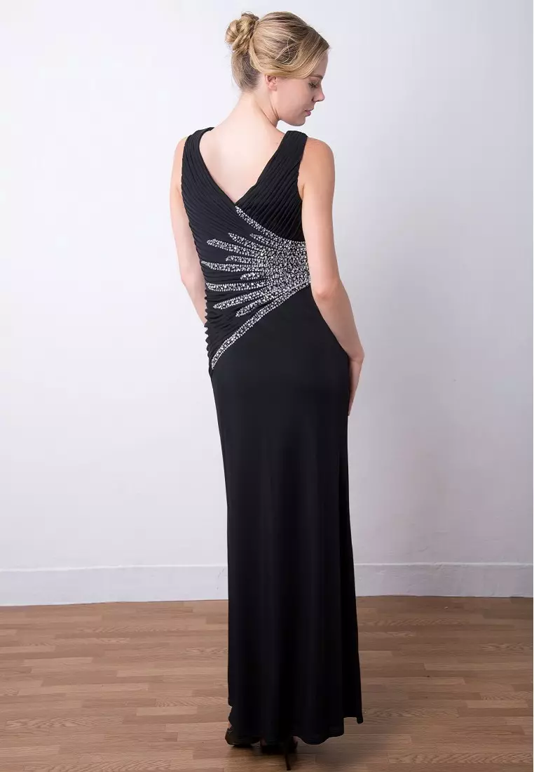 斜裁V領無袖釘珠晚禮服