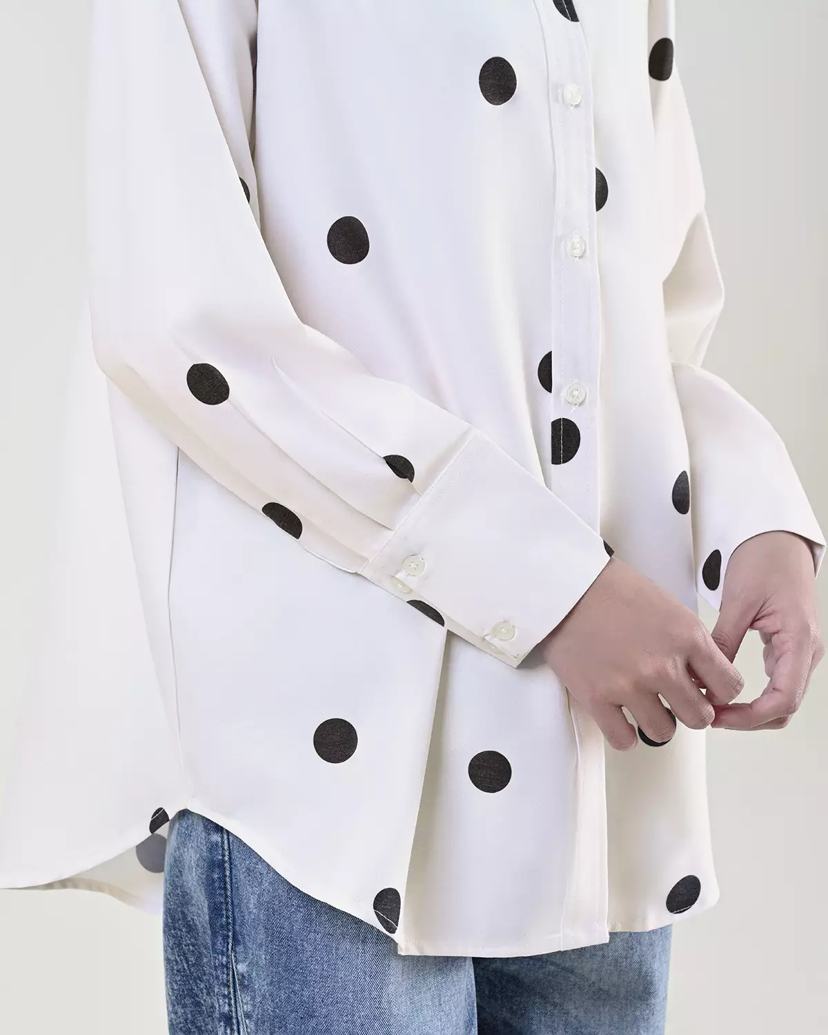 Geulis.id PIPER SHIRT - Polkadotbrokenwhite