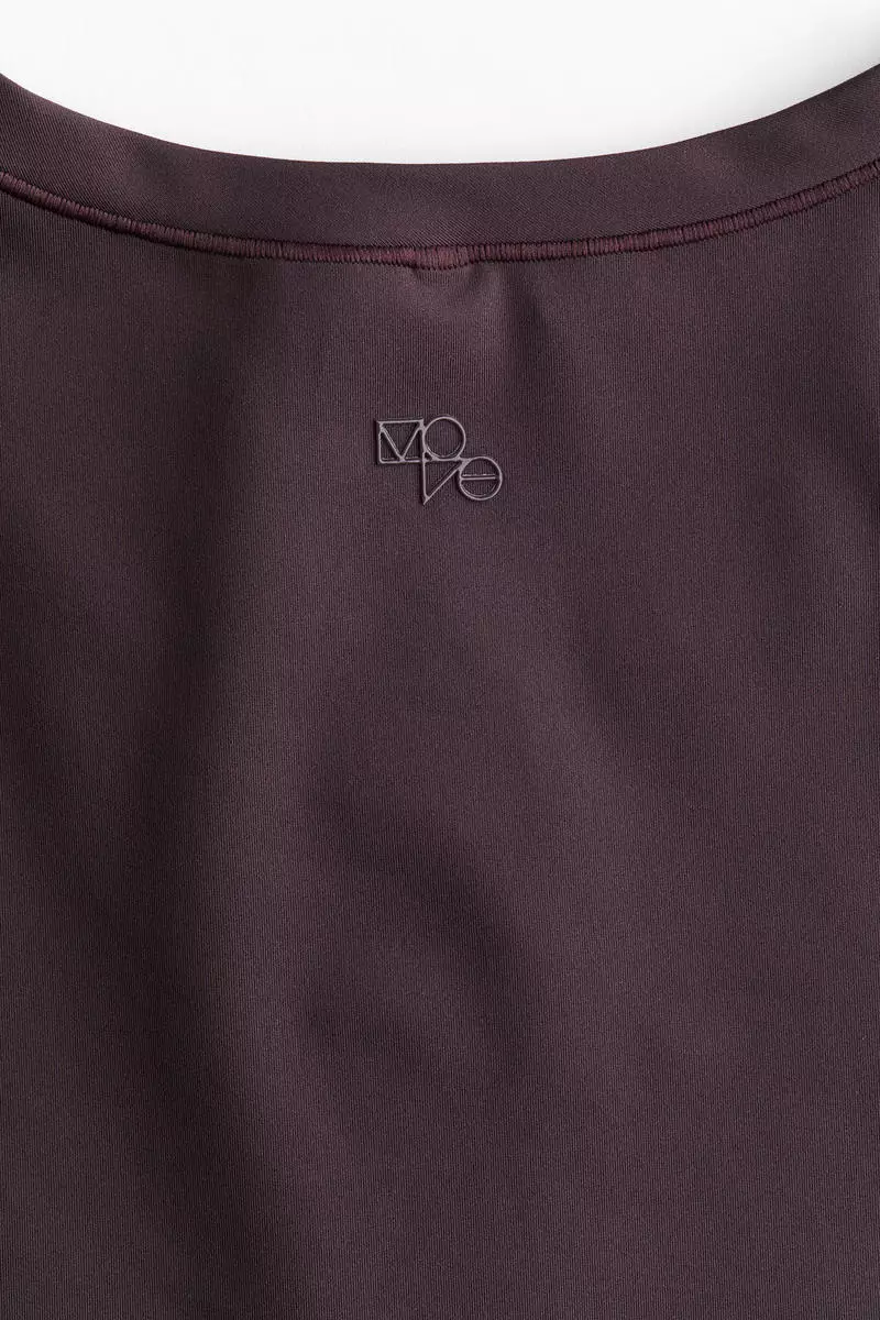 Sports top with DryMove™