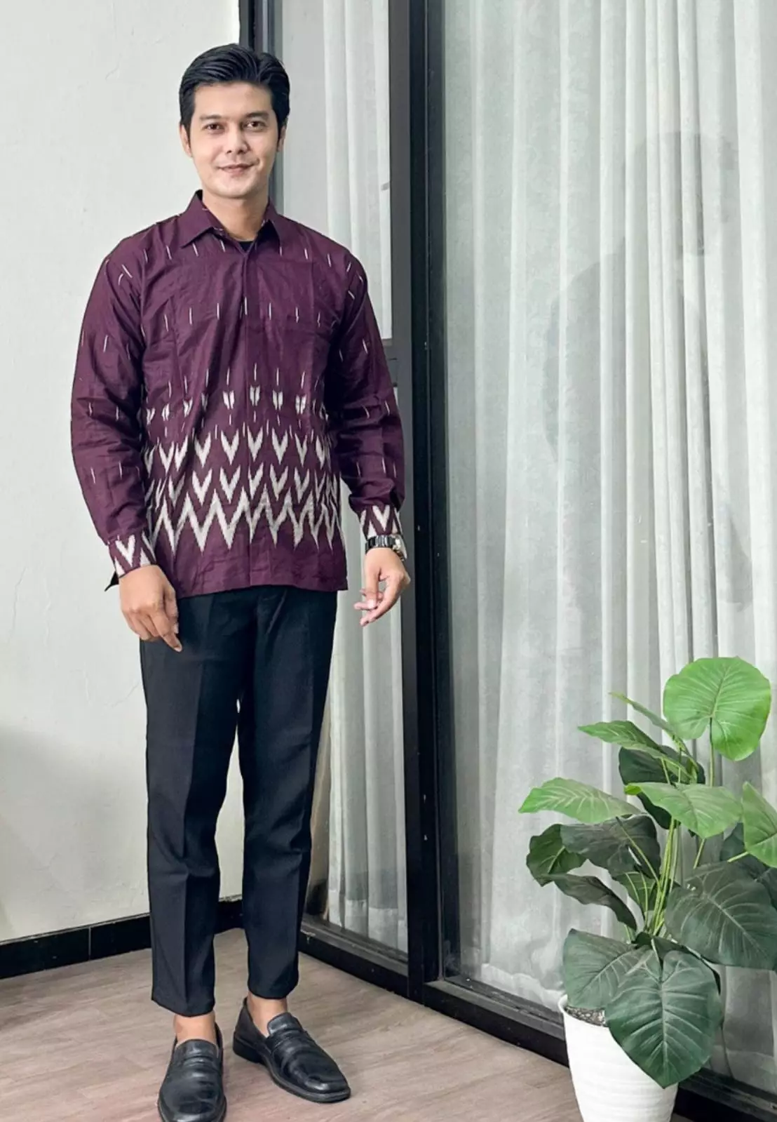 Azurra Burgundy Kemeja Batik Pria Premium Slimfit Modern Lengan Panjang ALN