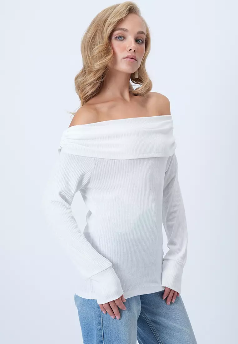 Women's White Madonna Collar Shoulder Accessory Detailed Knitted Blouse Alc-X14557
