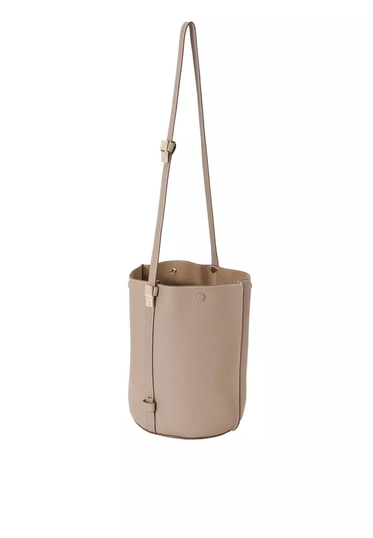 ORUKAMI Flat Hook Convertible Bucket Tote - Toffee