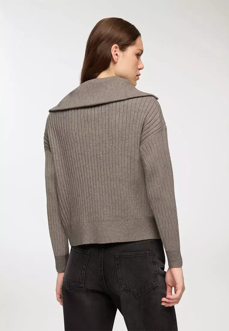 Woman Sweater 3-5