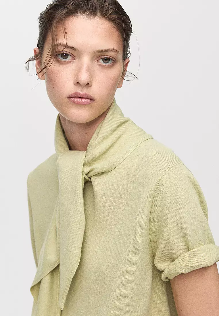 Short-Sleeved Sweater With Scarf