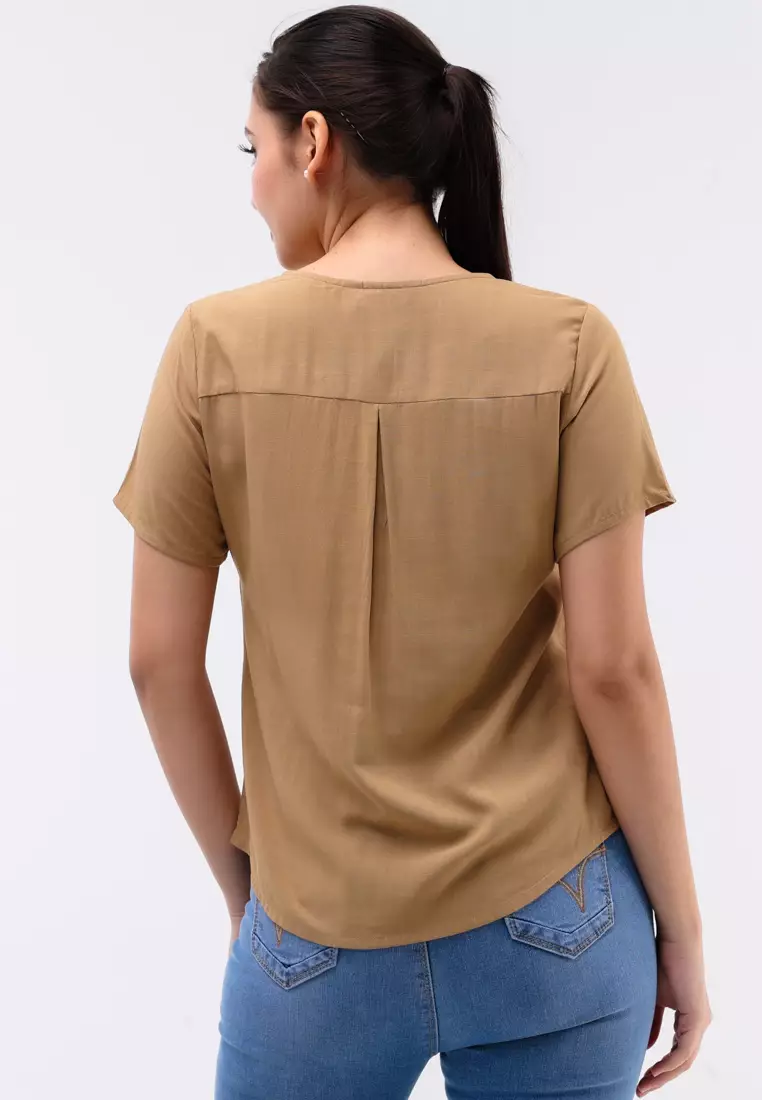 Short Sleeves Round Neck Blouse