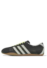 Core Black/Off White/Gum 2