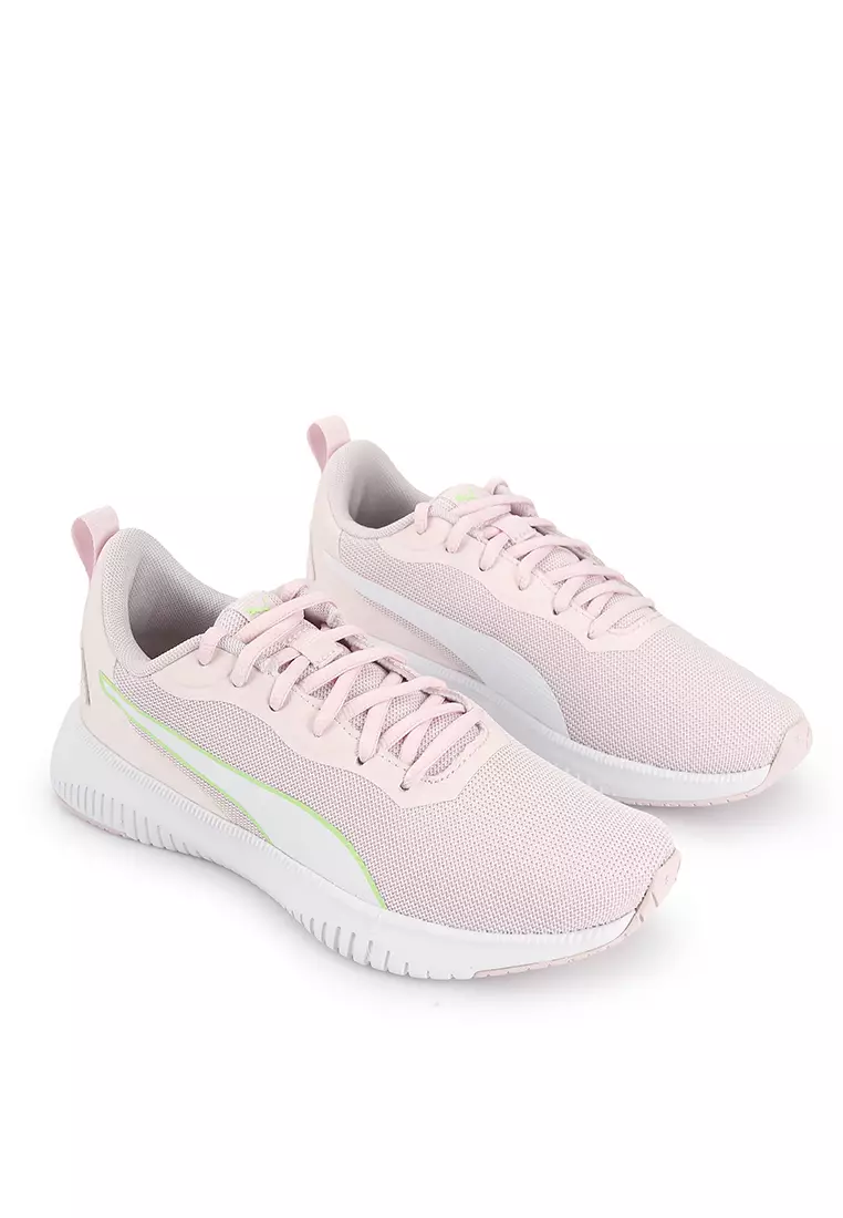Puma defy philippines top