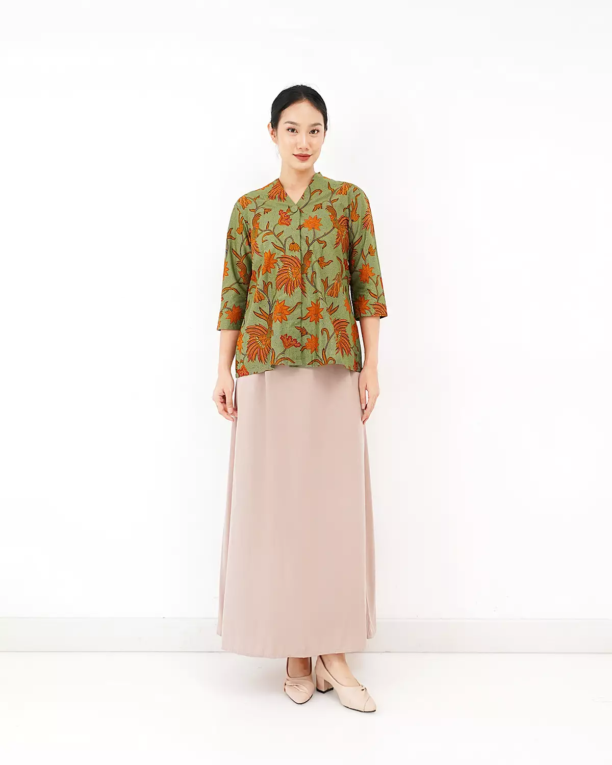 Blouse Kerah V Batik Motif Cendrawasih