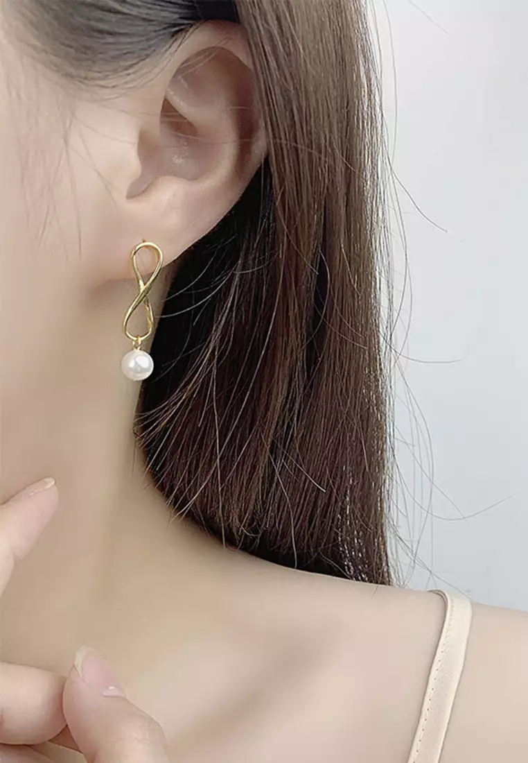 Gold and clearance pearl earrings