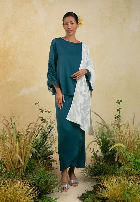 DALINA KURUNG WITH SELENDANG SET