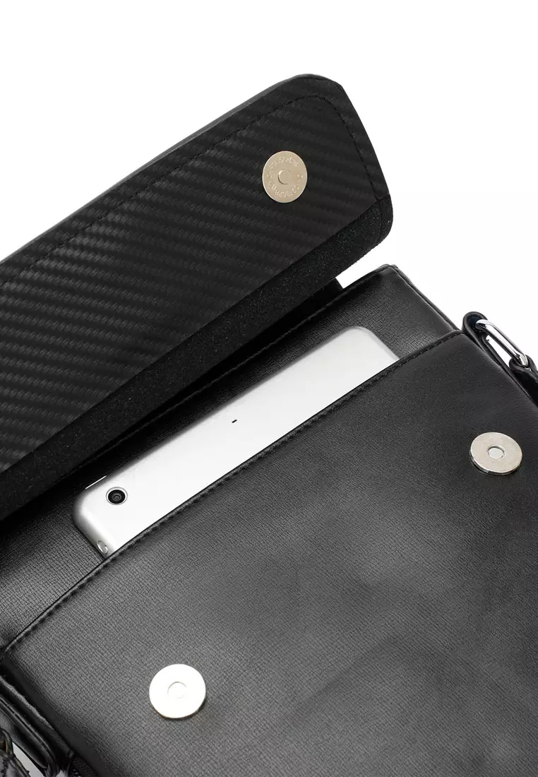 Textured Messenger Bag / Crossbody Bag / Sling Bag (Tas Selempang Pria) - Hitam