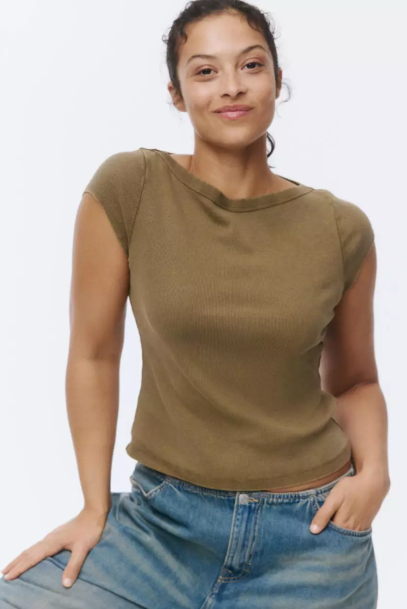 トップス FLATCORD YARN WIDE RIBKNIT BOAT NECK P/O Buy H&M Rib-knit boat-neck top 2026 Online | ZALORA