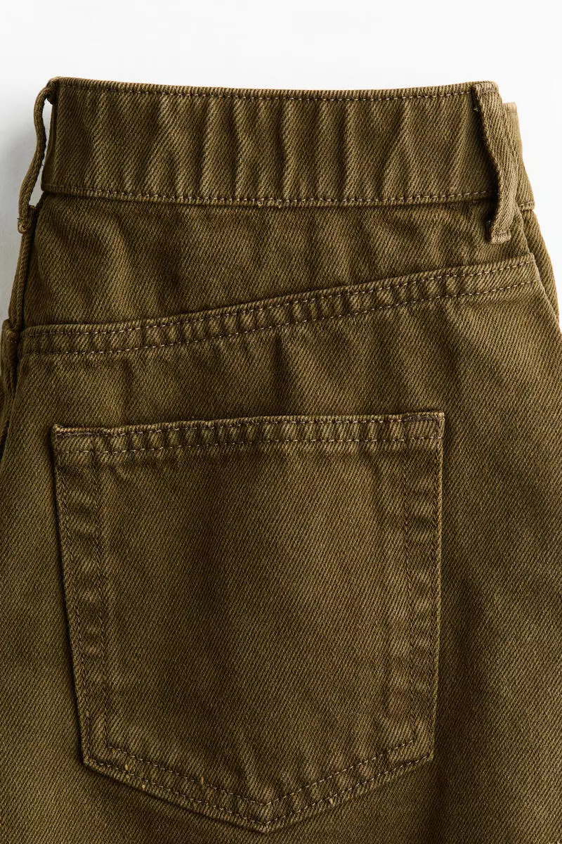 Frayed denim shorts
