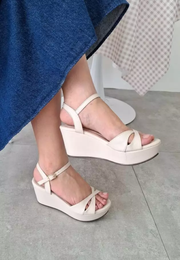 Nicholas Edison Wedge Ida Cream