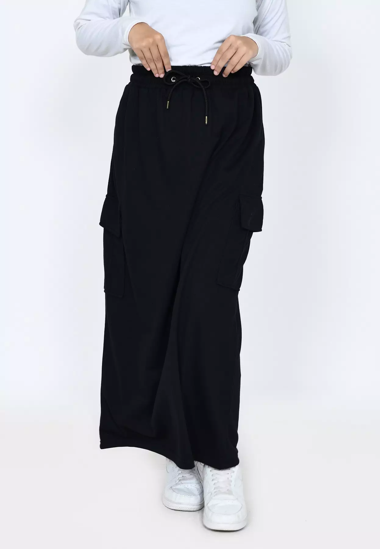 BUNDLE HEMAT 2 PCS Talis Cargo Skirt BLACK - WHITE