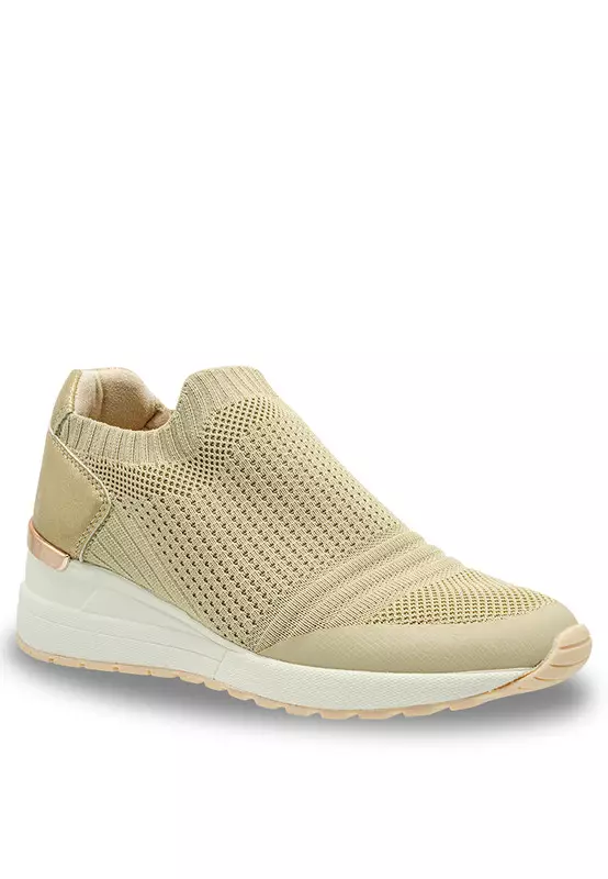 Fly Knit Comfort Lifestyle Sneakers