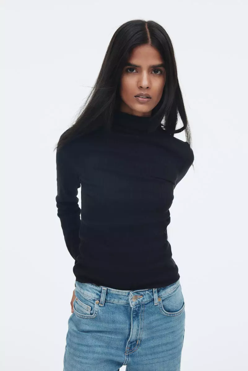 Ribbed turtleneck top
