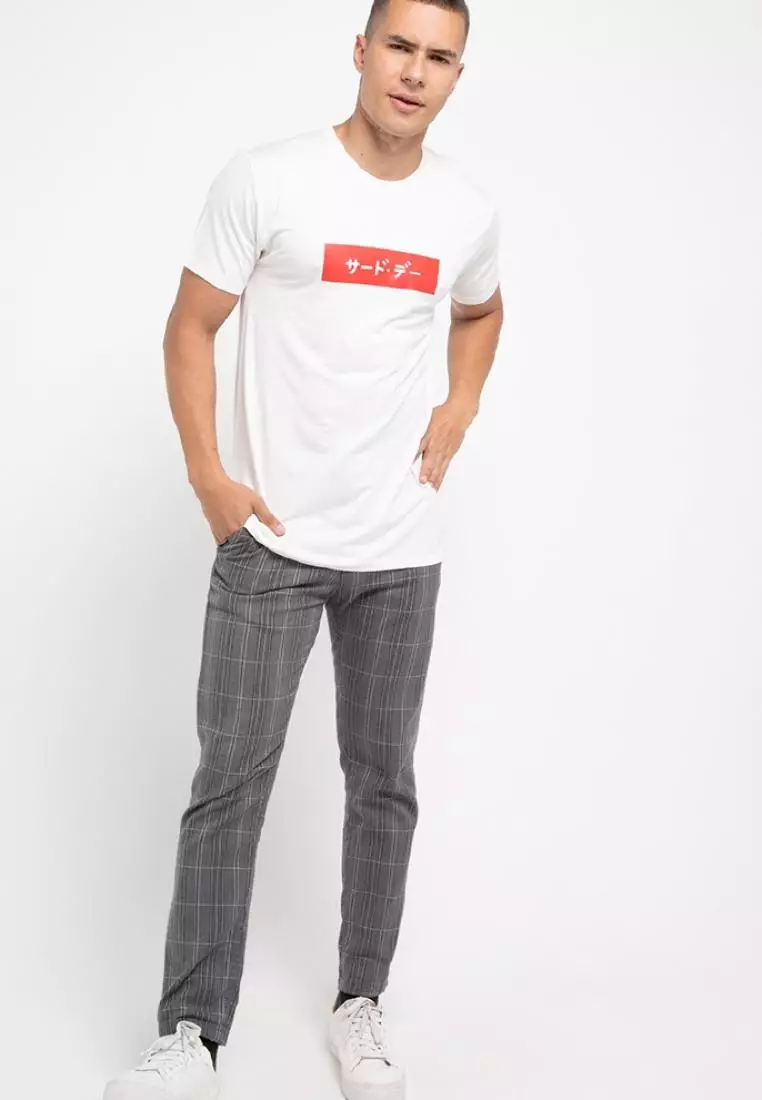 MTG88 kaos pria simple jepang unisex katakana merah inverted putih