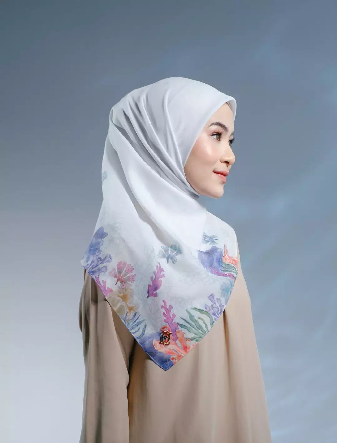 CASPIA Scarf Offwhite - Kerudung Hijab Segiempat Motif With BOX - Bahan Nesla - Ukuran 115x115
