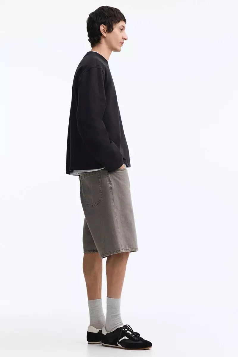 Relaxed denim shorts