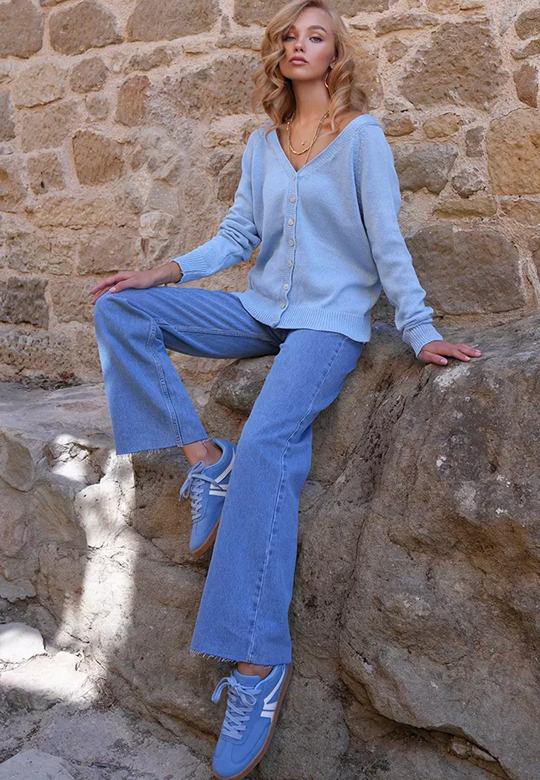 Front & Back V-Neck Button Knit Top