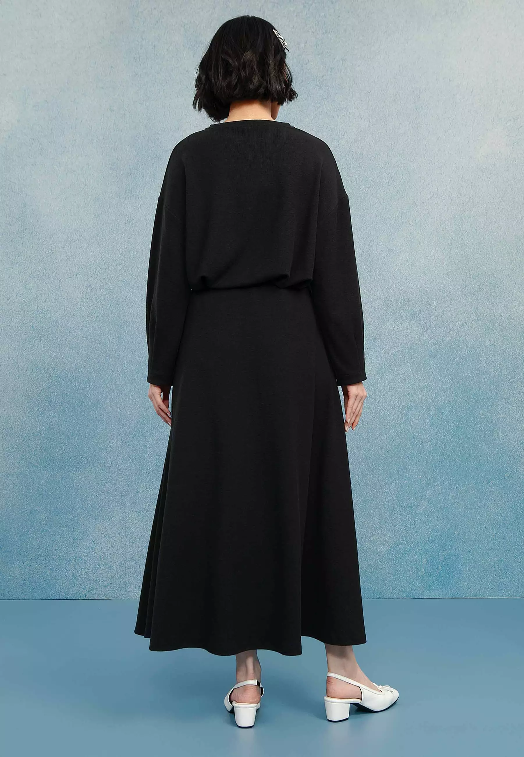 HijabChic Della Black Skirt - Rok Knit Lembut Karet Pinggang Siluet A-Line