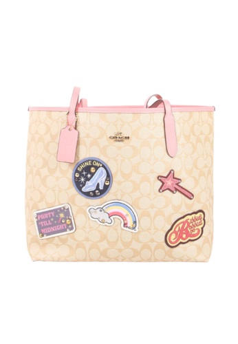 COACH pink Coach X Disney Signature City C3724 Tote Bag With Patches In Light Khaki Multi 686F1ACB831E72GS_1