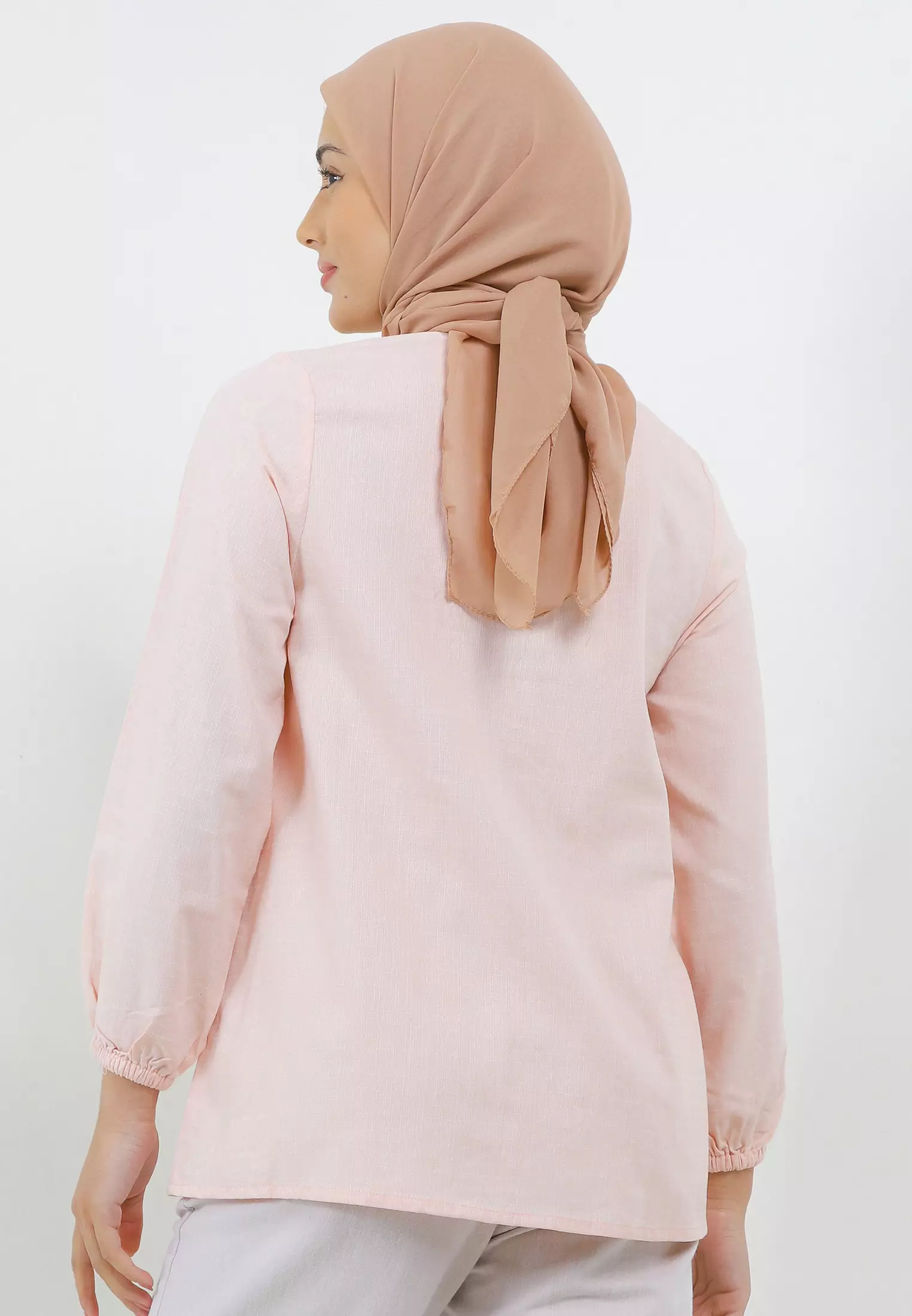 MFMW Merepiya Atasan Blouse Peach Motif Bunga